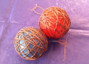 palline di filo con i palloncini